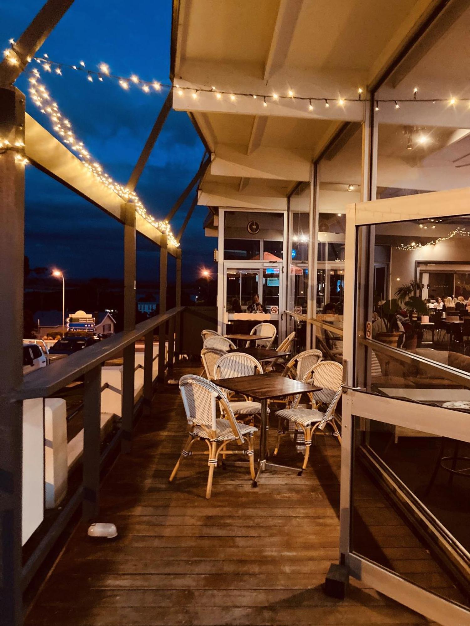 Bridport Bay Inn Exteriér fotografie